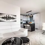 Luxury Queens Apartamento *