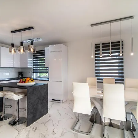 Luxury Queens Apartamento Dramalj