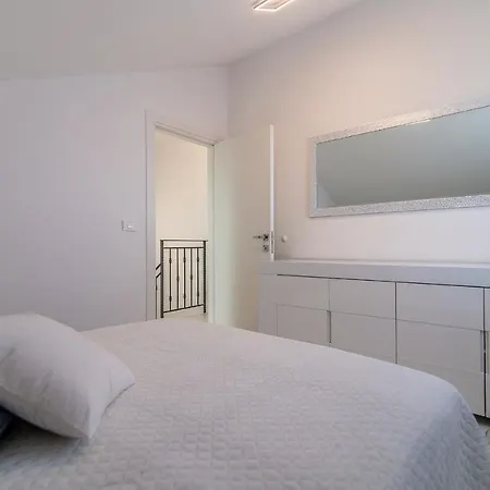 Luxury Queens Apartament Dramalj