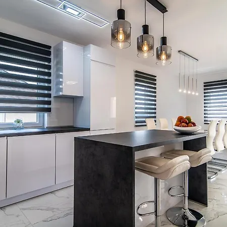 Luxury Queens * Dramalj