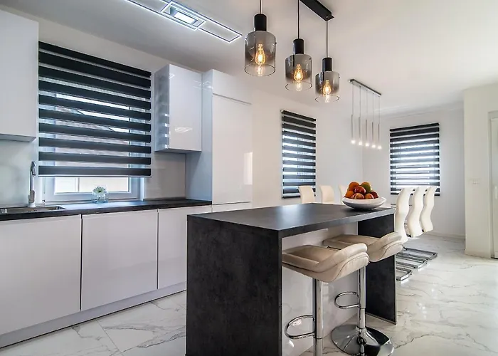 Luxury Queens * Dramalj